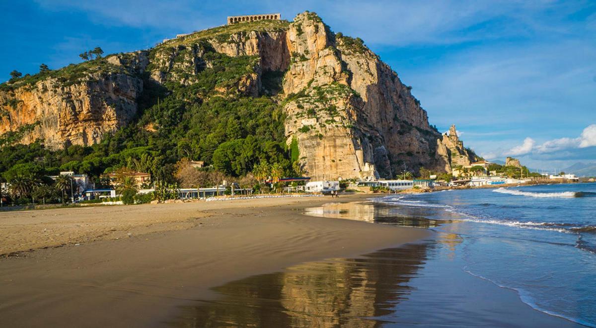 Apartmán Casa Vitelli - Centro Storico A Due Passi Da Tutto Terracina Exteriér fotografie