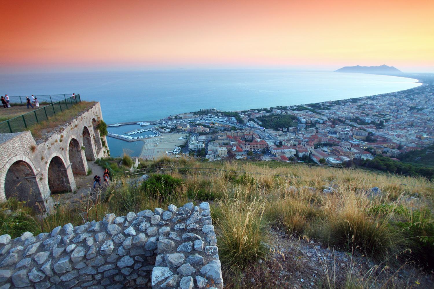 Apartmán Casa Vitelli - Centro Storico A Due Passi Da Tutto Terracina Exteriér fotografie